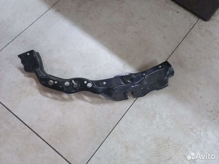 Кронштейн, планка телевизора LC200/LX570/LX450D