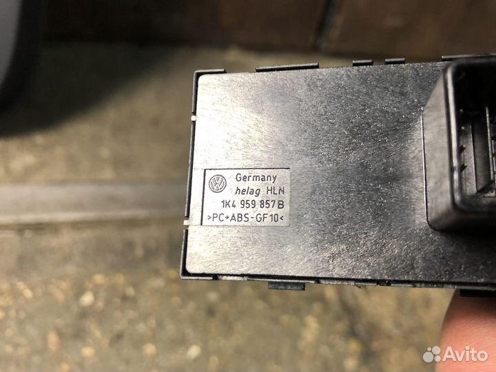 Блок управления стеклоподъемниками VW Tiguan 08-17