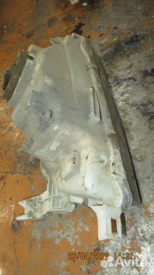 Пара фар дефекты Toyota Corolla E10