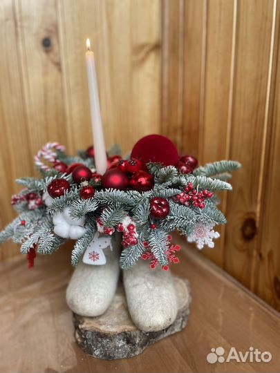 Новогодняя композиция из нобилиса валенки