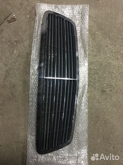 A2038800483 Mercedes C-Класс 203 Решотка радиатора