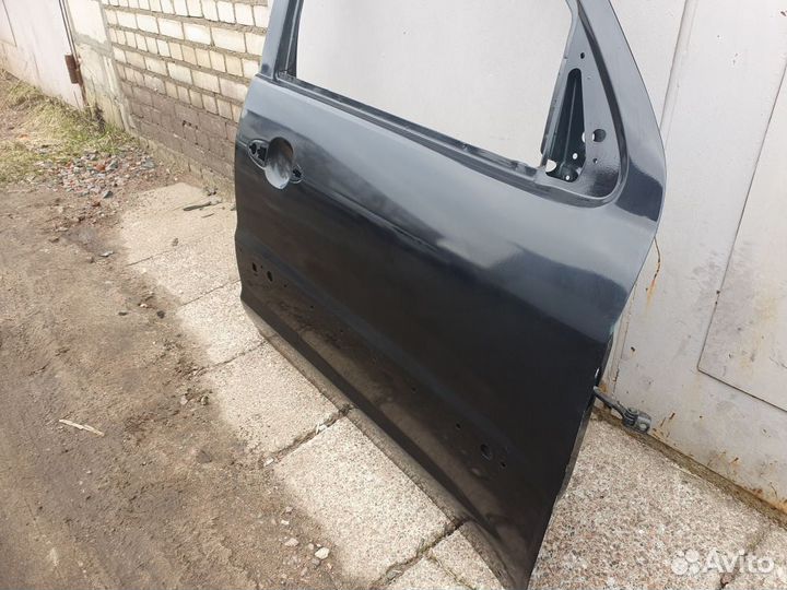 Дверь передняя правая Mazda Tribute I (2000—2004)