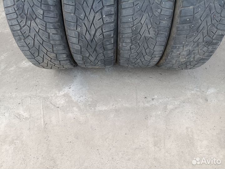 Gislaved NordFrost 100 215/55 R17