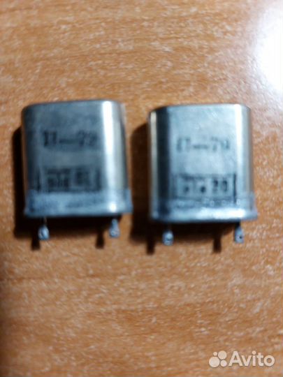 Кварцевый резонатор 2285,7 кГц для частоты 1785 кГ