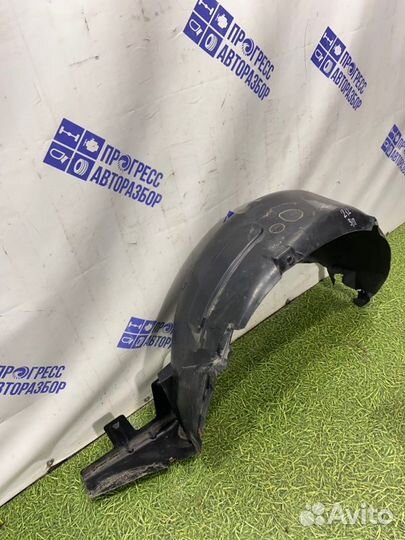 Подкрылок задний правый Renault Fluence седан 1.6