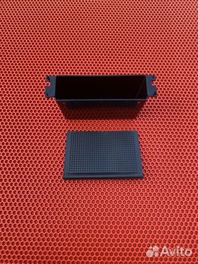 Кармашек центральной консоли mitsubishi carisma