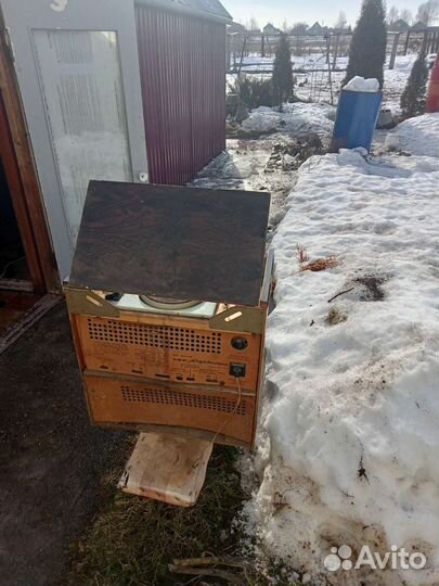 Виниловый проигрыватель vef