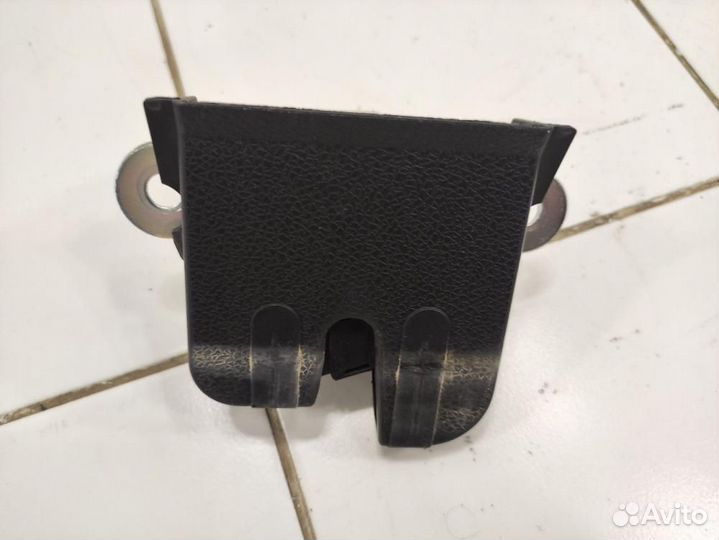 Замок багажника Volkswagen Golf Mk7 (2012—2017)