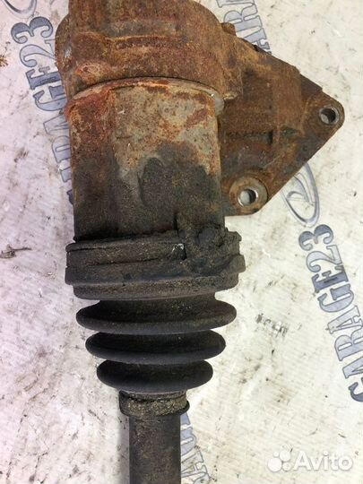 Привод правый Nissan Primera универсал 1.8