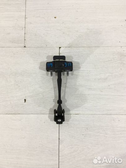 Ограничитель двери зад прав renault kaptur 1.6 CVT