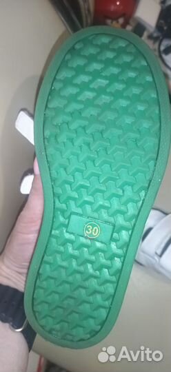 Продам ботинки размер 30