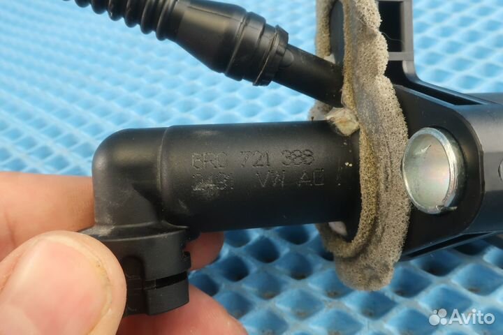 Цилиндр сцепления главный Skoda Fabia 2 6R0721388