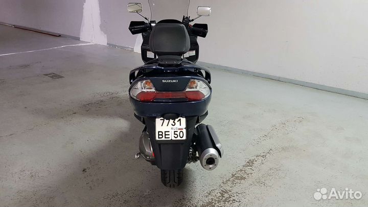 Макси скутер Suzuki