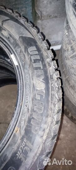 Goodyear Ultragrip Ice Arctic 225/60 R17