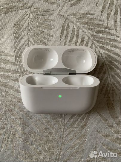 Зарядный футляр для AirPods Pro (1-го поколения)