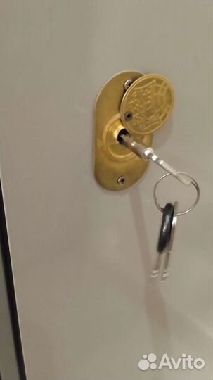 Сейф металлический