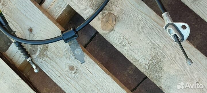 Трос стояночного тормоза Toyota Corolla E15