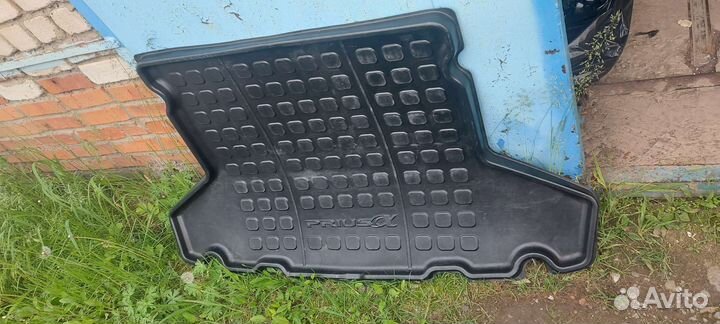Коврик в багажник тоета приус альфа