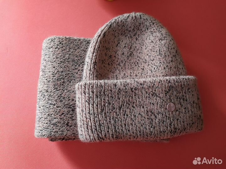 Шапка и шарф женские