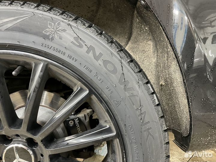 Triangle Snowlink TWT02 235/55 R18 104