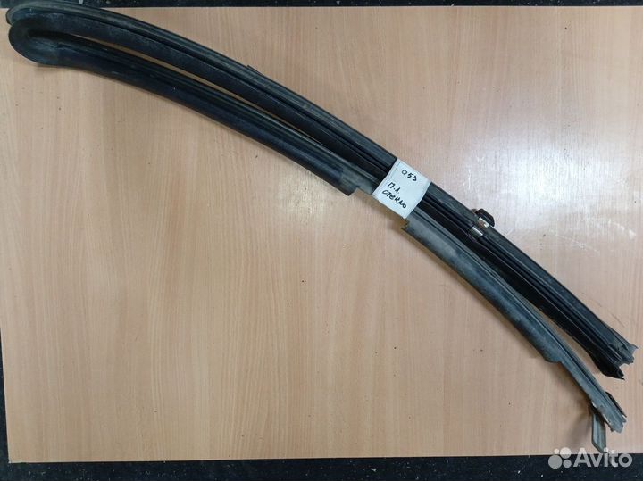 Nissan Almera (N16) II уплотнитель стекла двери