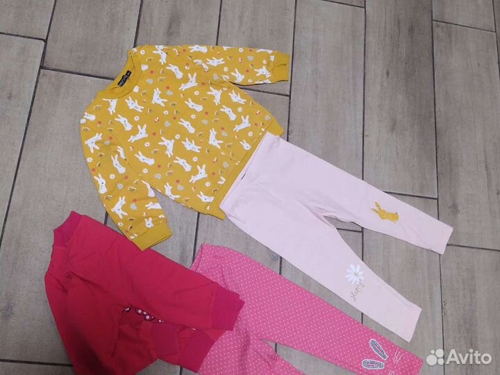 Костюмчики для девочки 98раз
