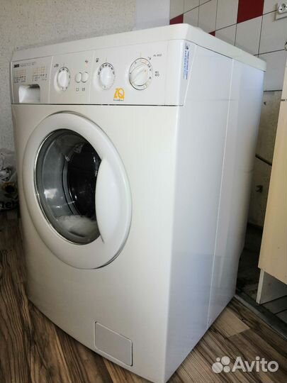 Стиральная машина бу Zanussi Aquacycle 1000 FA1032