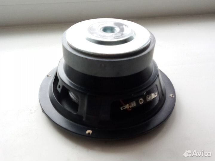 Динамик для сабвуфера