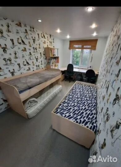 Продам детскую 2х ярусную кровать выдвижную бу