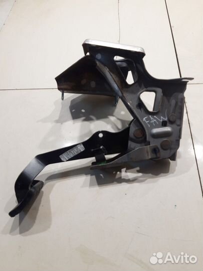 Педаль тормоза (Faw Besturn X40)