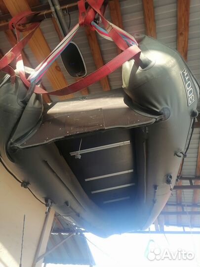 Лодка а с мотором