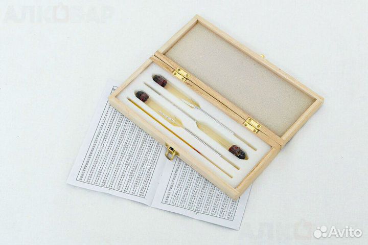 Набор ареометров в деревянном футляре