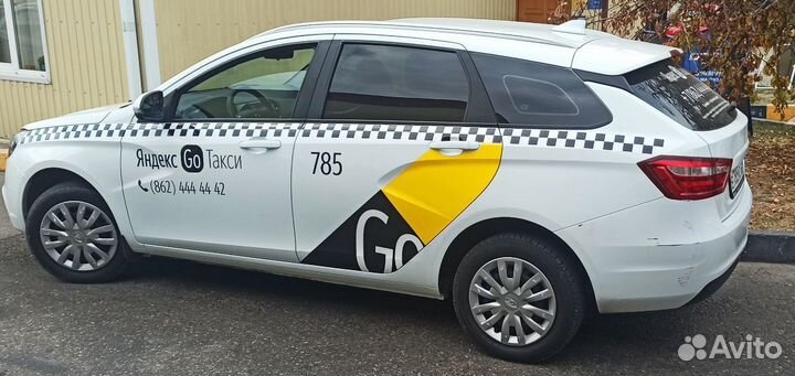 Наклейка Яндекс такси