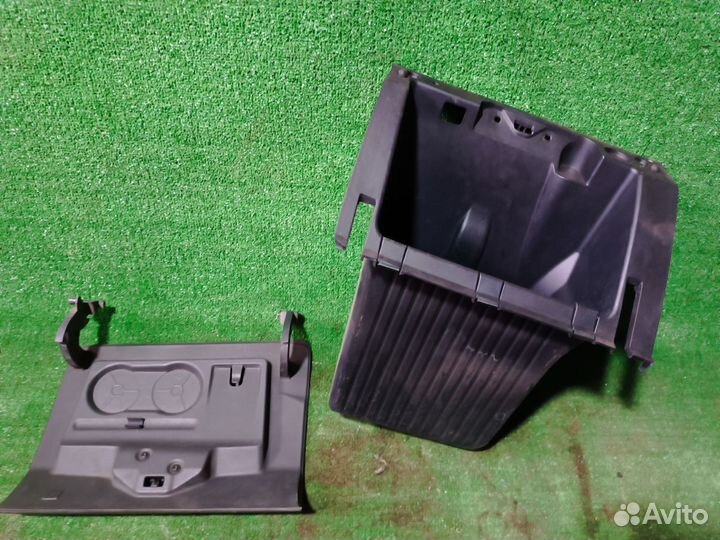 Бардачок Ford Focus II (2005—2008)