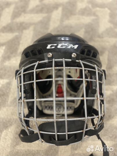 Хоккейный шлем