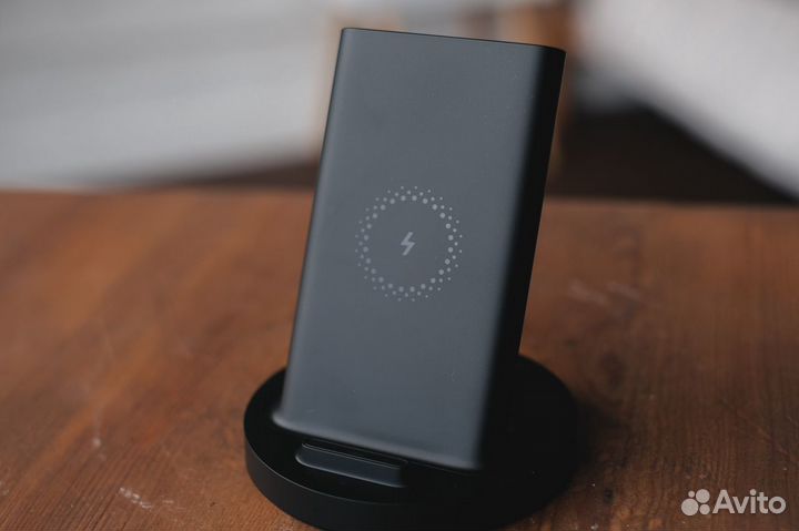 Беспроводная зарядка Xiaomi Vertical Stand 20W