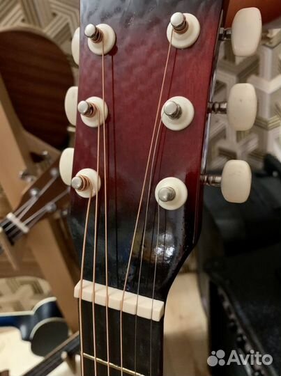 Акустическая гитара для начинающих