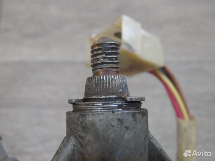 Моторчик (электродвигатель) стеклоочистителя перед