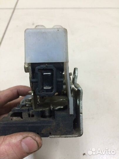 Замок двери задний правый Renault Symbol