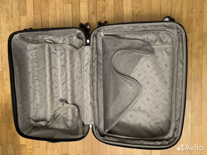 Чемодан на колесах Gillivo