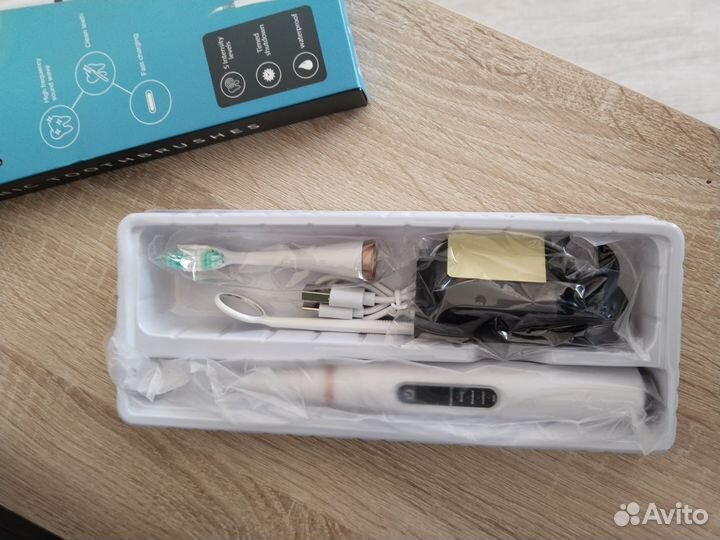 Скалер и зубная щётка электрическая