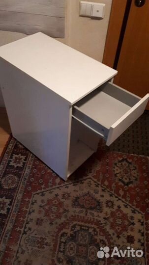 Тумба прикроватная
