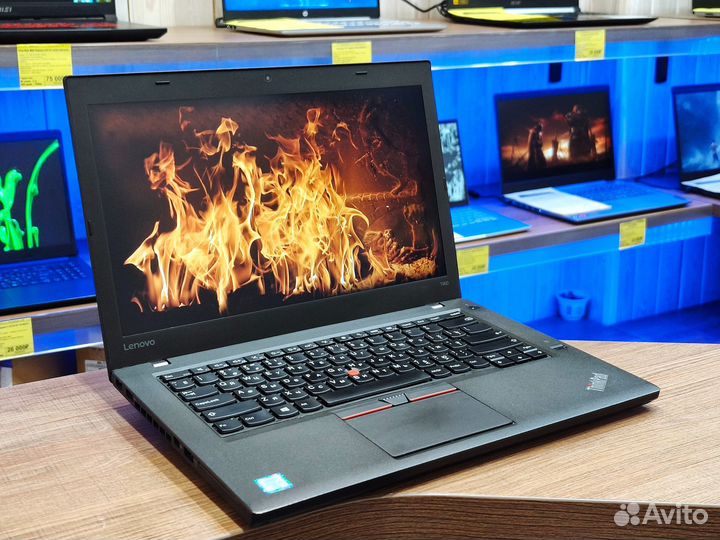 Заряженный ThinkPad для работы со слотом SIM