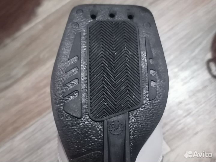 Лыжные ботинки