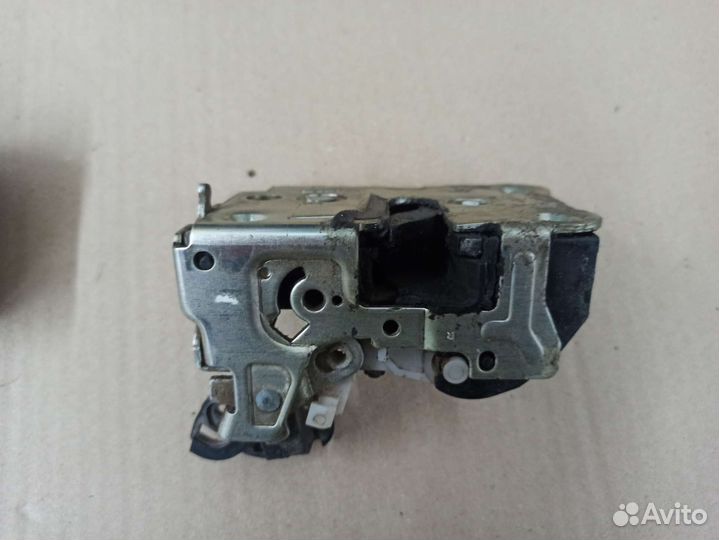 Замок задний правый Логан 1 ларгус