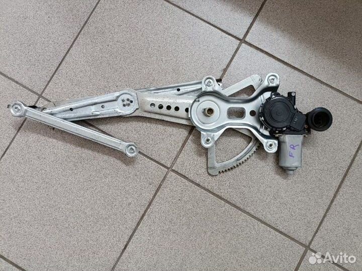 Стеклоподъемный механизм передний правый Toyota