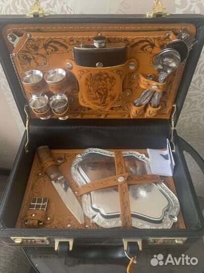 Подарочный чемодан