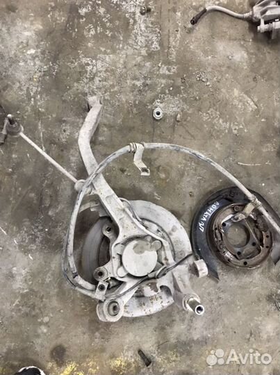 Кулак задний левый hyundai sonata