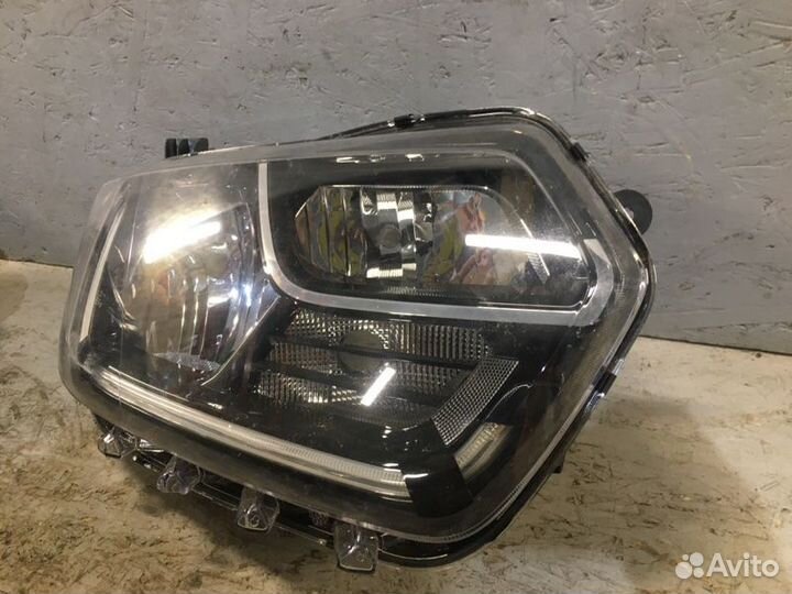 Фара передняя правая Renault Duster 2