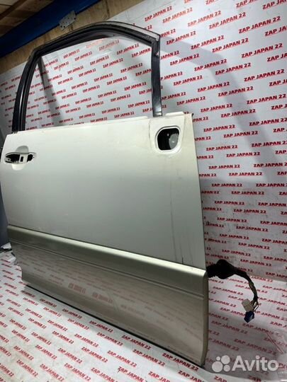 Дверь передняя правая Toyota Harrier MCU15 1mzfe